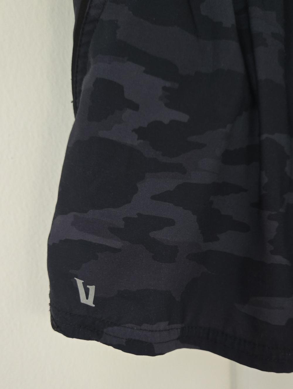 Vuori Clementine Black Camo + Lululemon Run Speed Shorts Small Bundle Running - Picture 5 of 16
